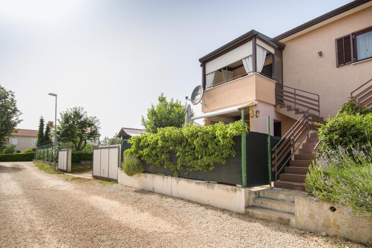 Apartman Alba Karigador Kültér fotó