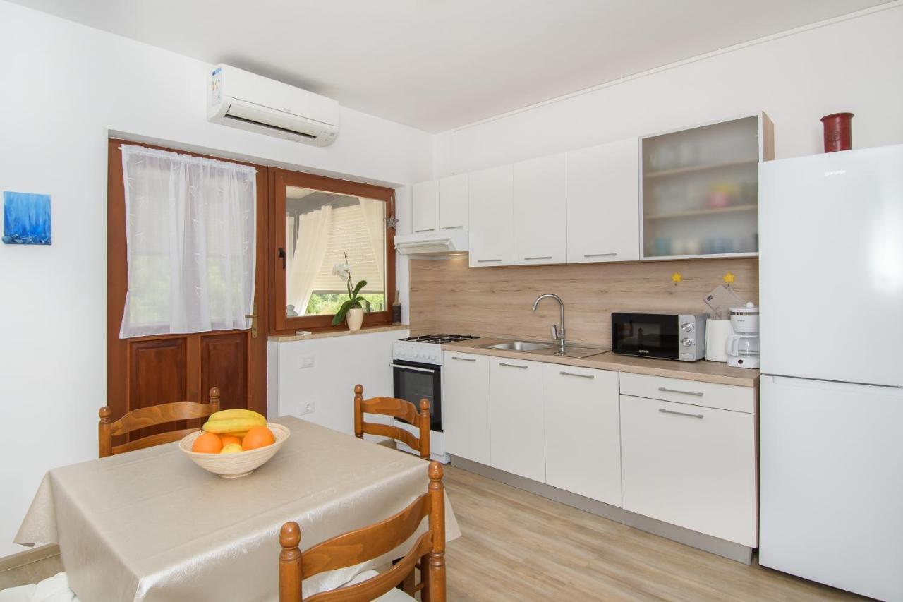 Apartman Alba Karigador Kültér fotó