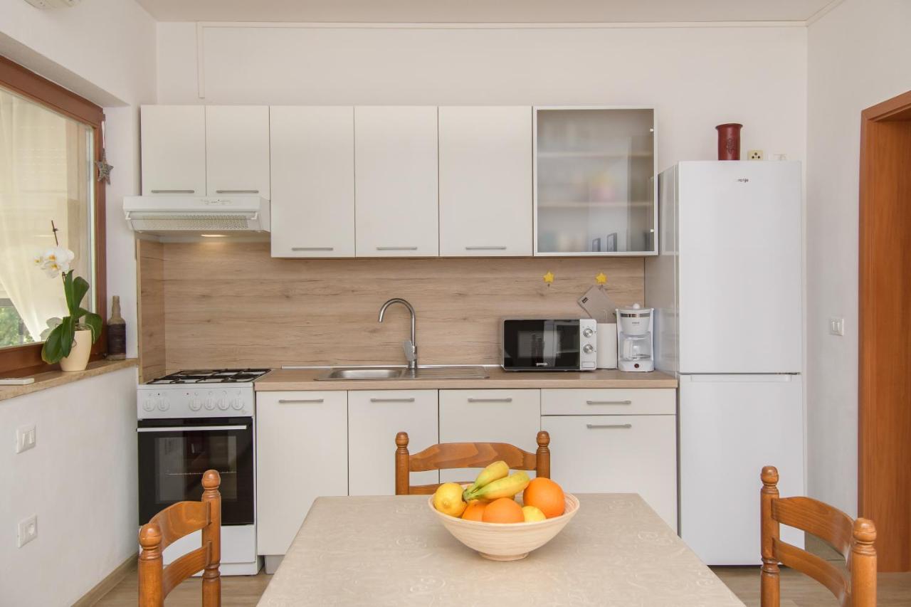 Apartman Alba Karigador Kültér fotó